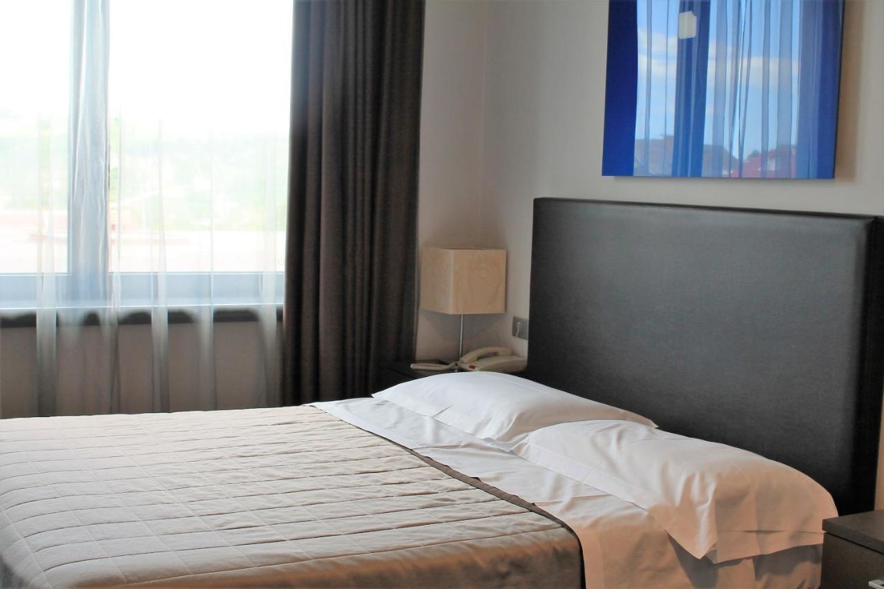 Park Hotel Sporting Терамо Экстерьер фото