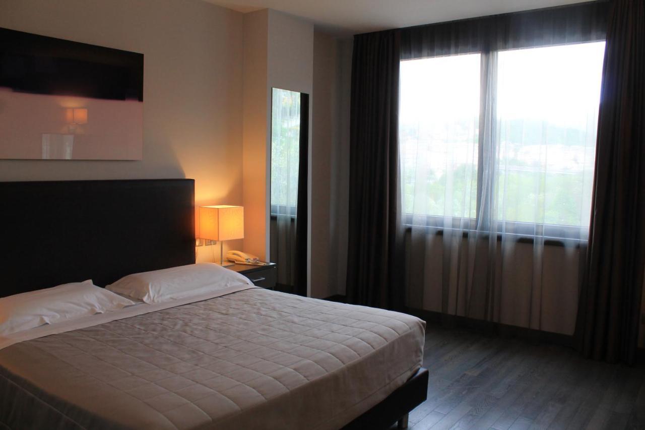Park Hotel Sporting Терамо Экстерьер фото