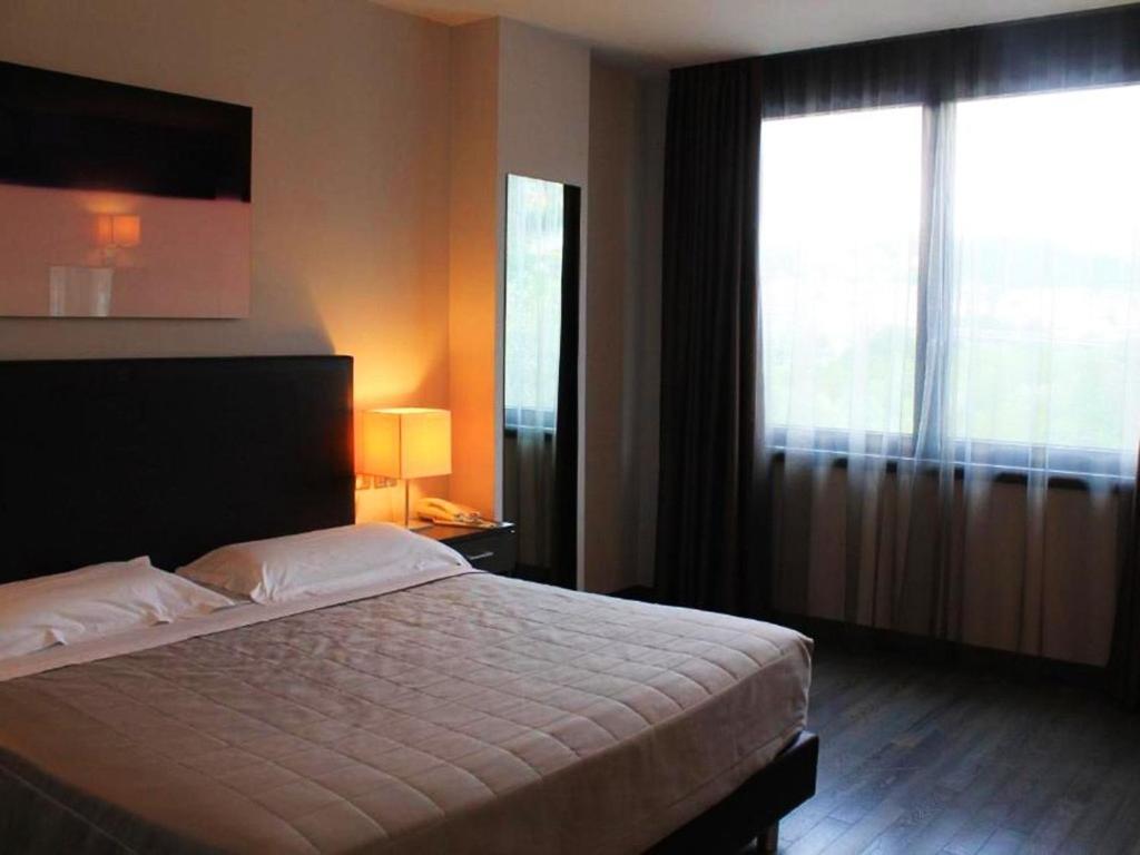 Park Hotel Sporting Терамо Экстерьер фото