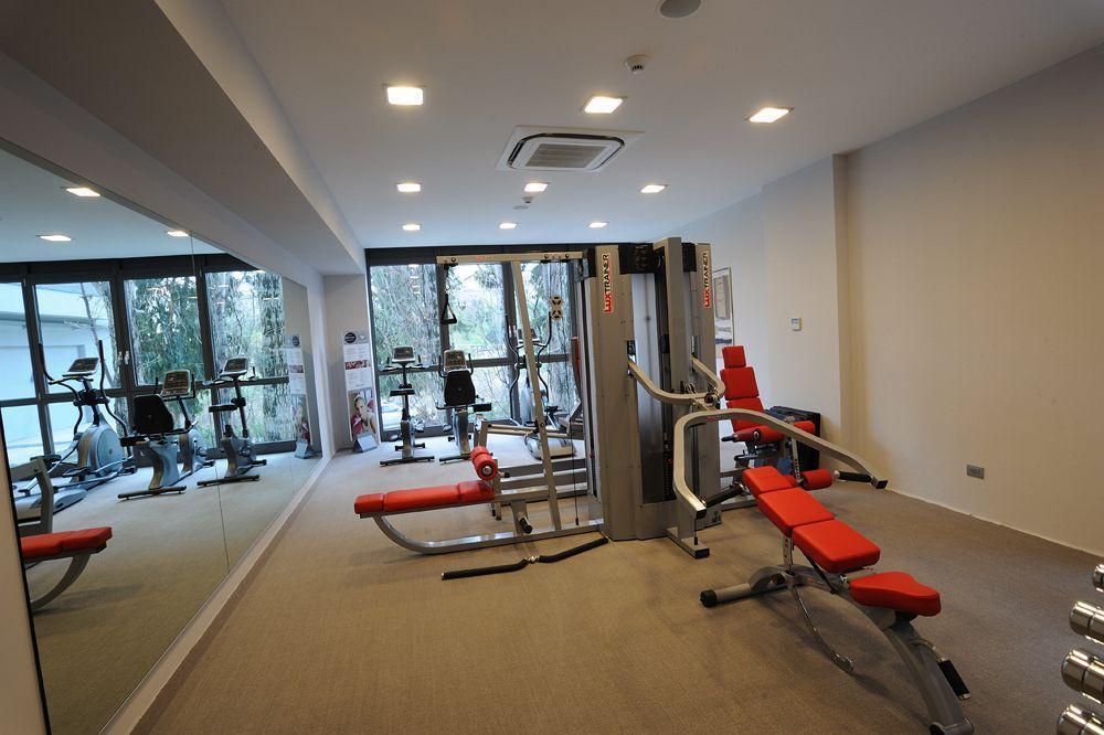 Park Hotel Sporting Терамо Экстерьер фото