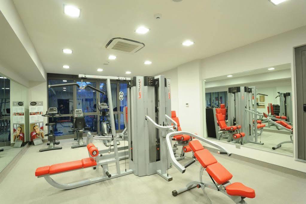 Park Hotel Sporting Терамо Экстерьер фото