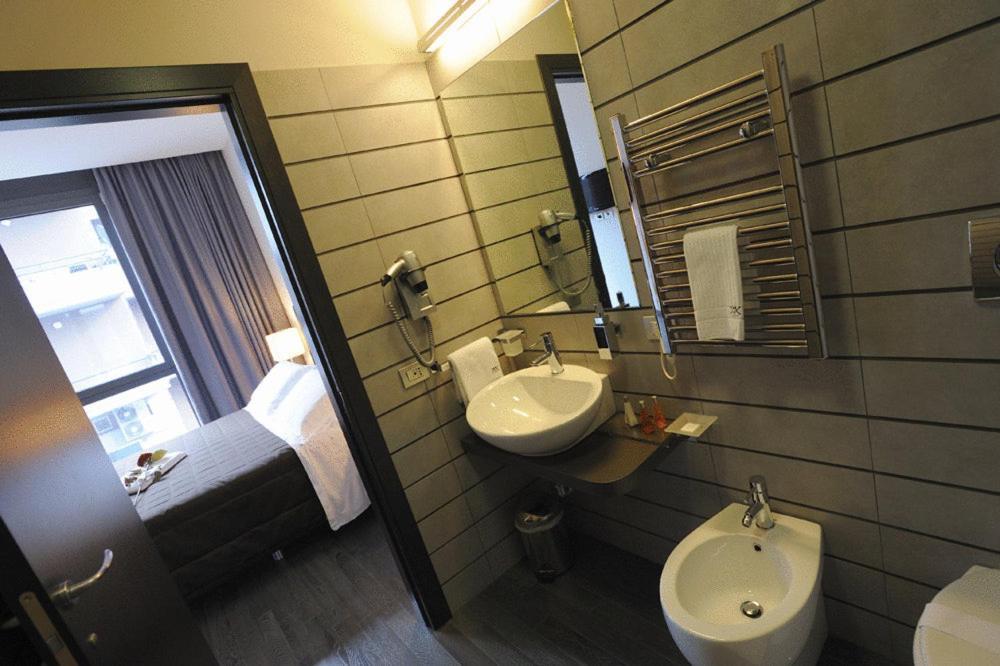 Park Hotel Sporting Терамо Экстерьер фото